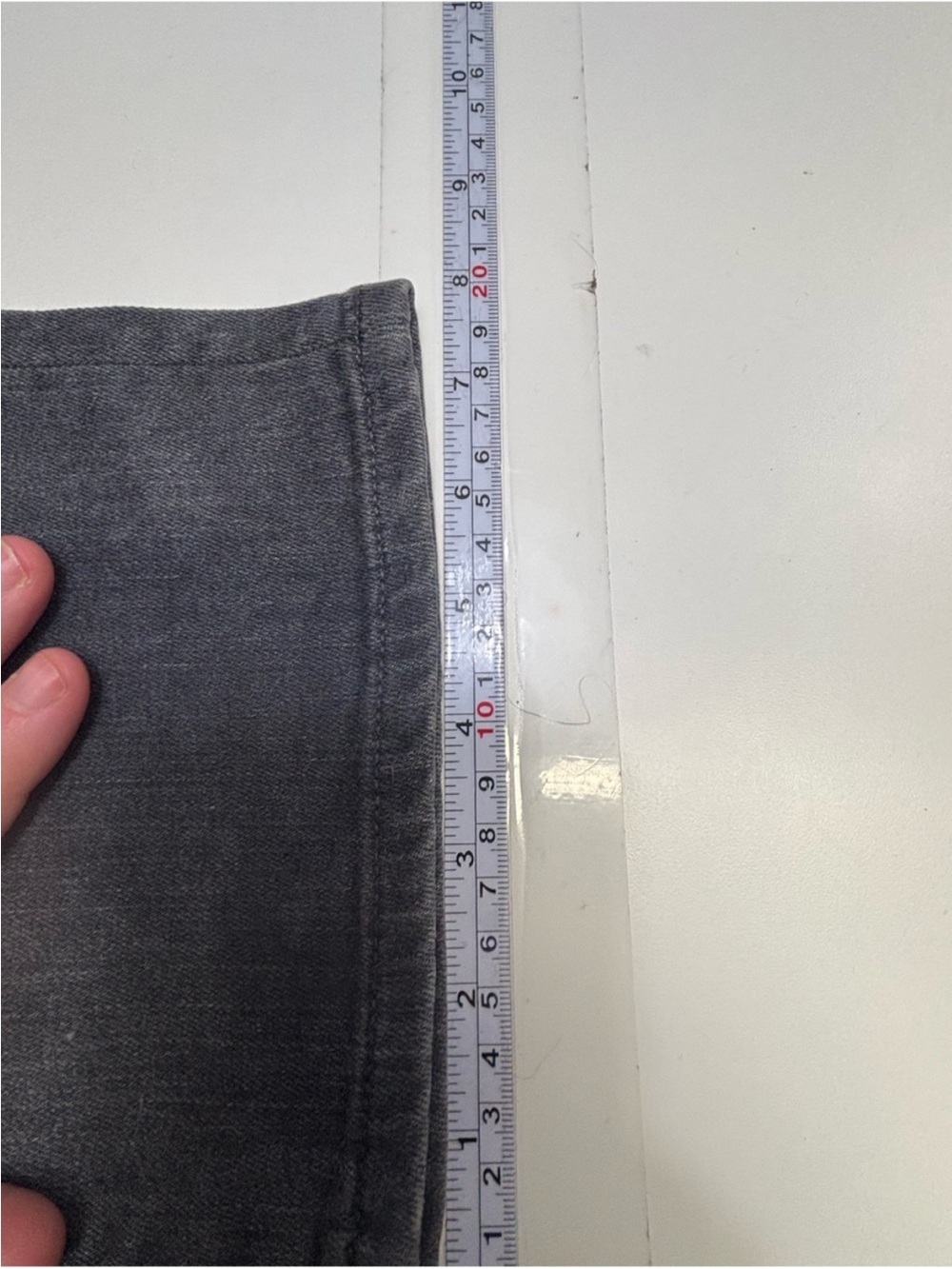 NWOT Citizens of Humanity C-of-H Man Slim Straight
Jeans Grey Wash Size 33 - Picture 4 of 7